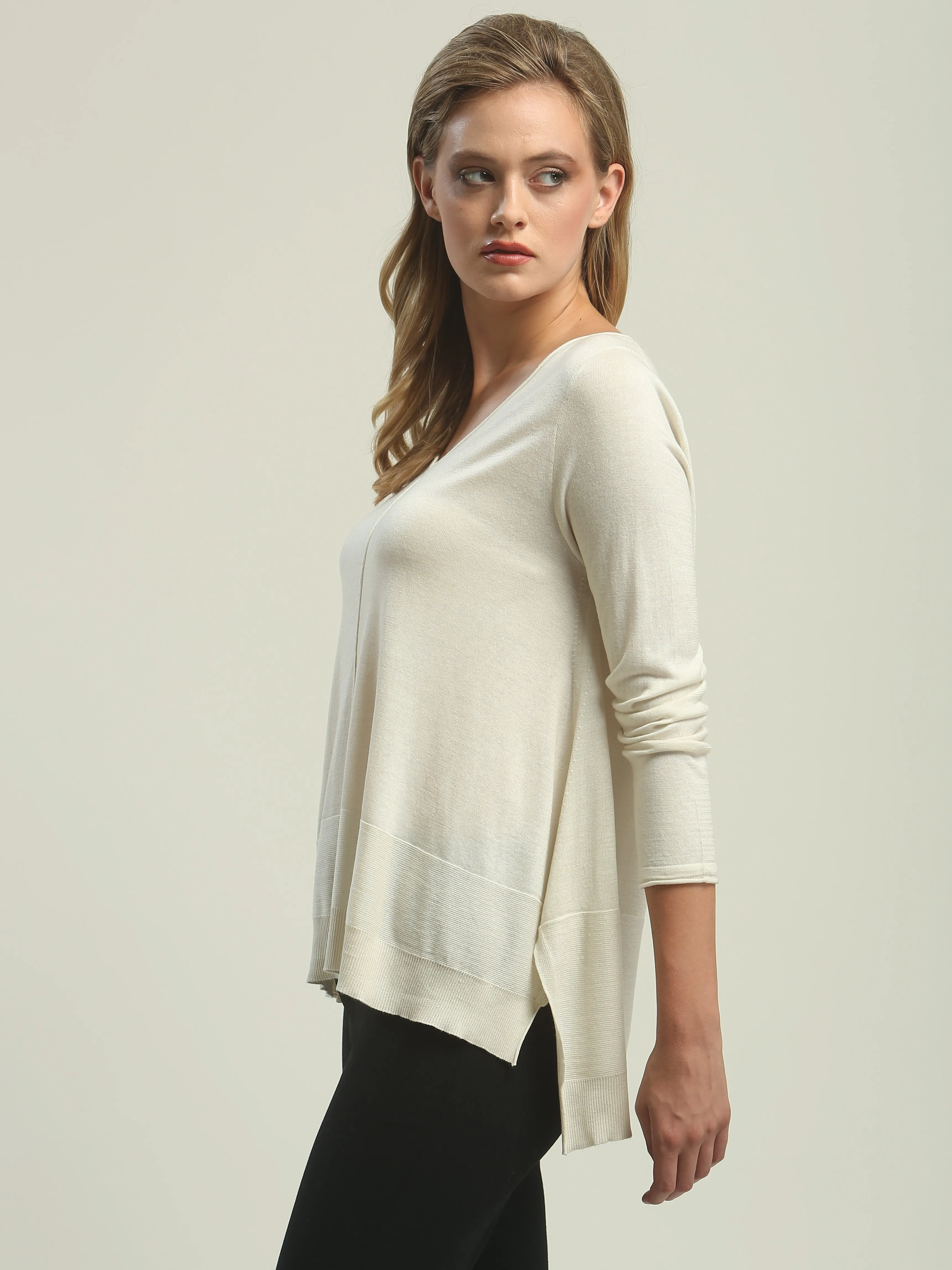 Detailed Hem V neck Pullover