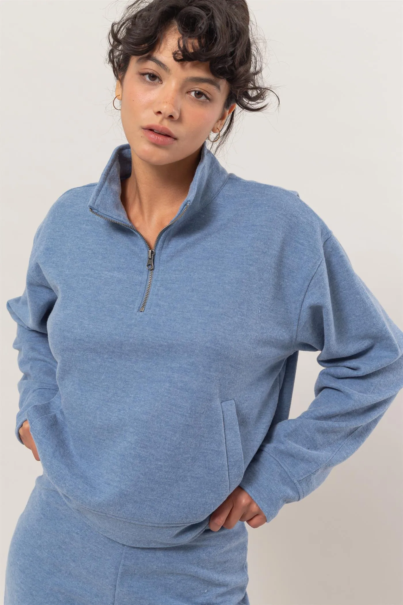 DZ25A584-Half Zip Sweatshirt With Front Pockets